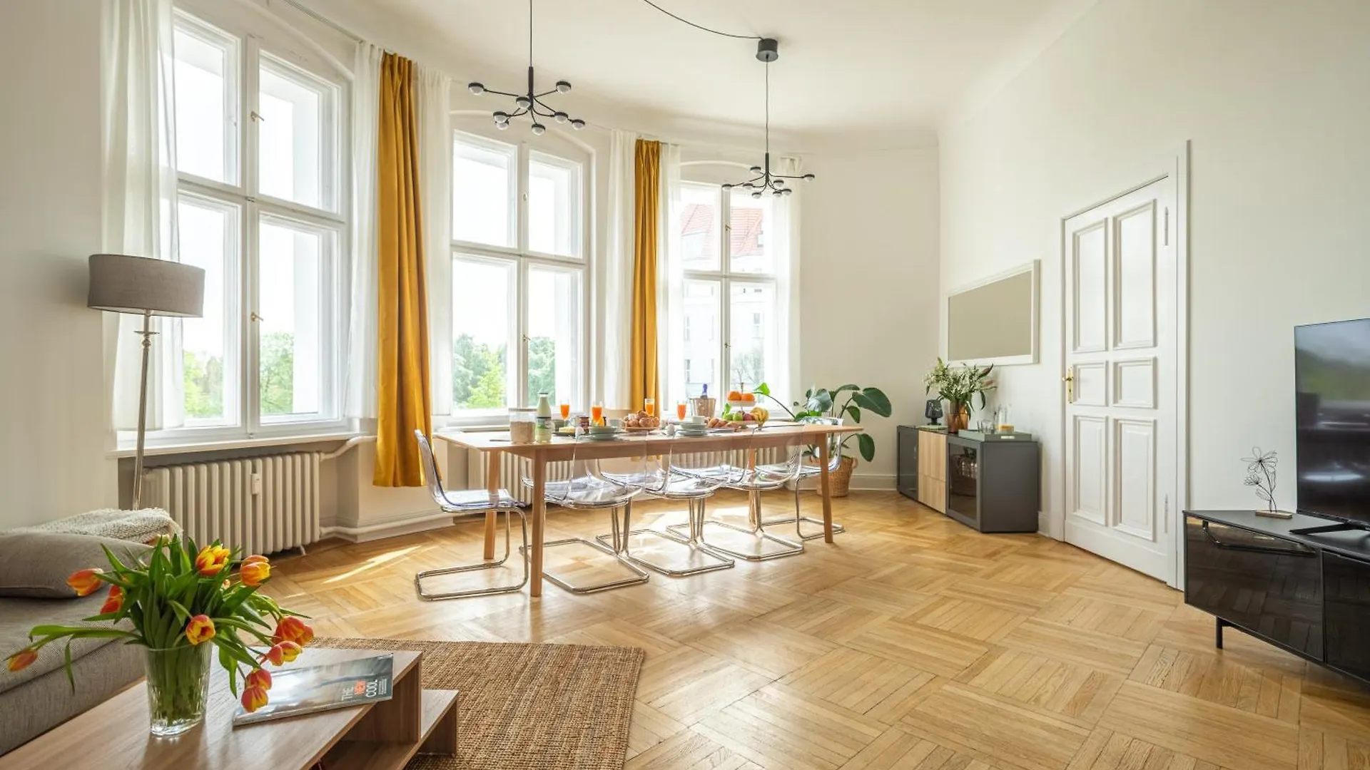 Kaiser 02 By Rockchair Apartments L Superhost Status L 3 Bedrooms Boxspringbeds 2 Bathrooms L Cozy Family & Business Flair 155 Sqm 3 Balcony 2Nd Floor Elevator Up To 10 Guests Welcomes You! Βερολίνο