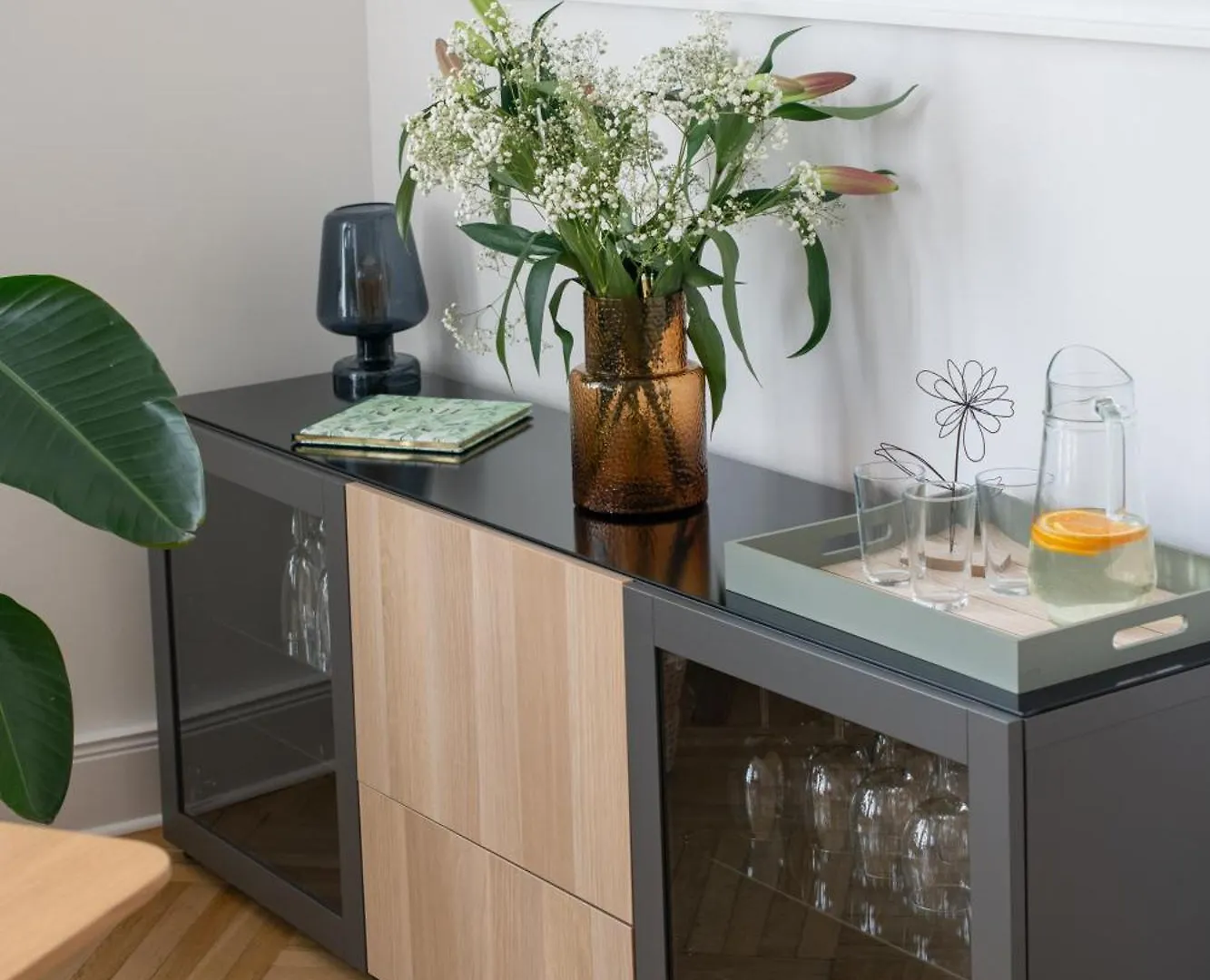 Kaiser 02 By Rockchair Apartments L Superhost Status L 3 Bedrooms Boxspringbeds 2 Bathrooms L Cozy Family & Business Flair 155 Sqm 3 Balcony 2Nd Floor Elevator Up To 10 Guests Welcomes You! Βερολίνο Γερμανία