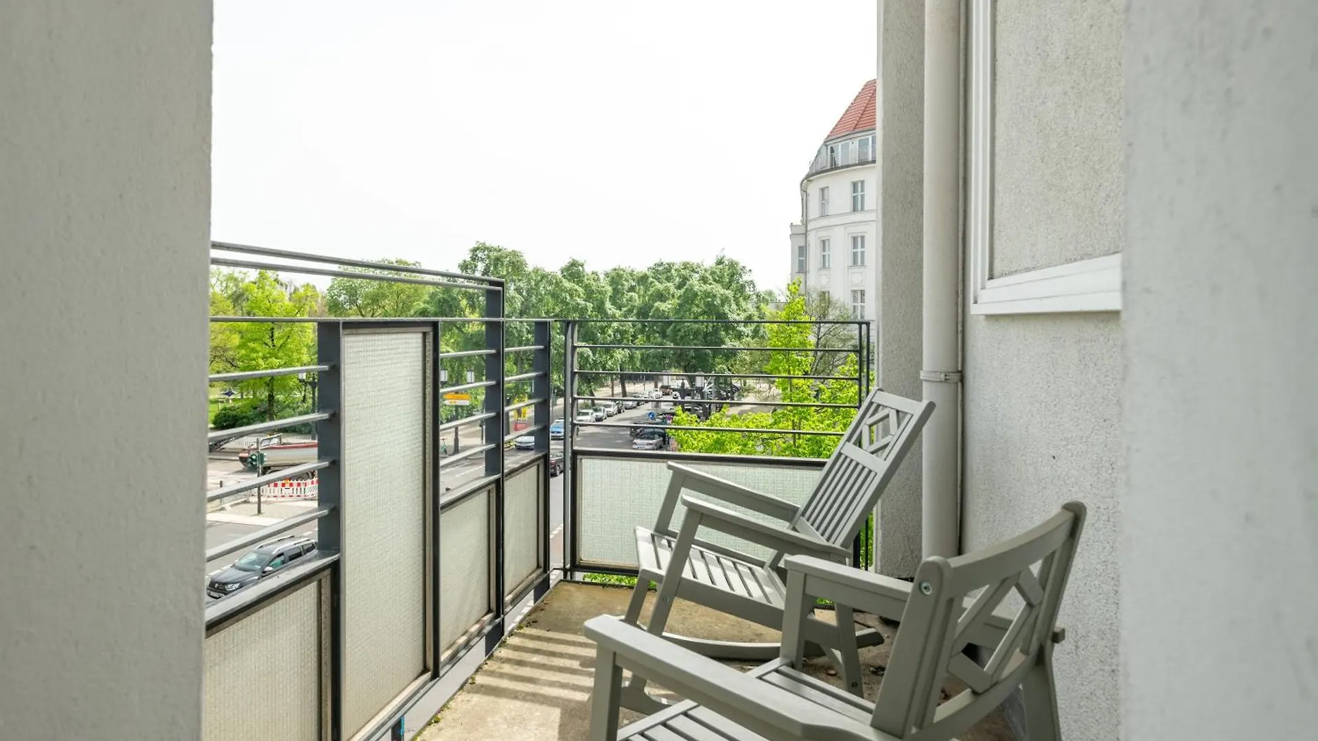 Kaiser 02 By Rockchair Apartments L Superhost Status L 3 Bedrooms Boxspringbeds 2 Bathrooms L Cozy Family & Business Flair 155 Sqm 3 Balcony 2Nd Floor Elevator Up To 10 Guests Welcomes You! Βερολίνο Γερμανία
