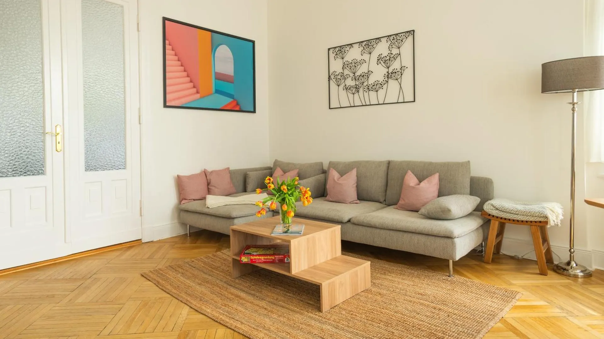 Kaiser 02 By Rockchair Apartments L Superhost Status L 3 Bedrooms Boxspringbeds 2 Bathrooms L Cozy Family & Business Flair 155 Sqm 3 Balcony 2Nd Floor Elevator Up To 10 Guests Welcomes You! Βερολίνο Γερμανία