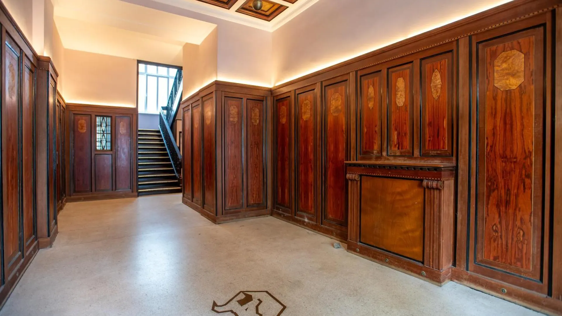 Kaiser 02 By Rockchair Apartments L Superhost Status L 3 Bedrooms Boxspringbeds 2 Bathrooms L Cozy Family & Business Flair 155 Sqm 3 Balcony 2Nd Floor Elevator Up To 10 Guests Welcomes You! Berlin 0*,  Németország