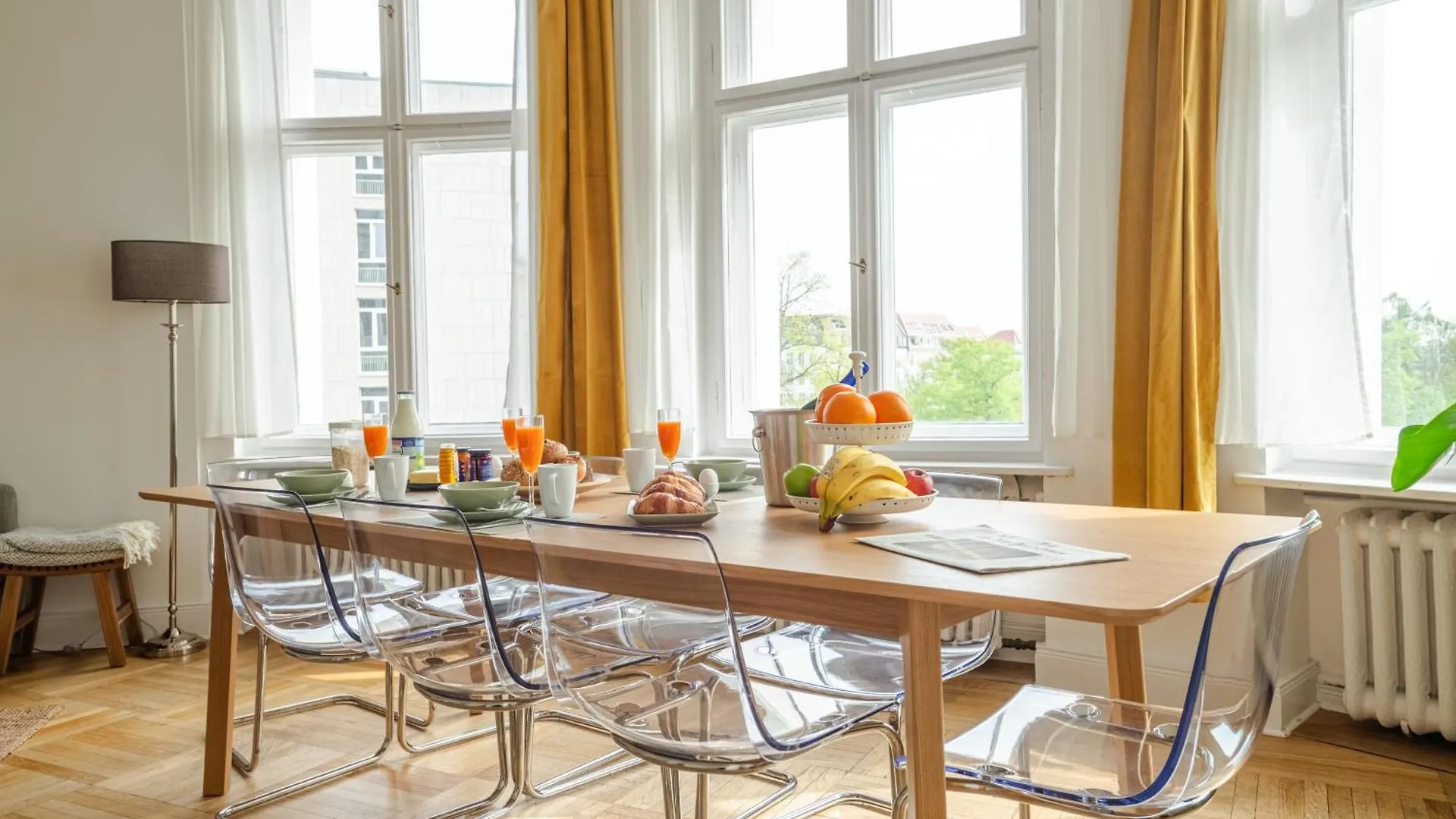 Kaiser 02 By Rockchair Apartments L Superhost Status L 3 Bedrooms Boxspringbeds 2 Bathrooms L Cozy Family & Business Flair 155 Sqm 3 Balcony 2Nd Floor Elevator Up To 10 Guests Welcomes You! Berlin Németország
