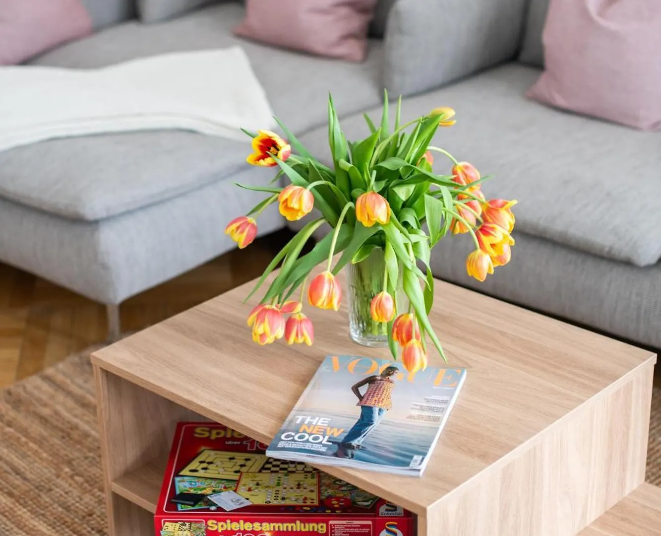 Kaiser 02 By Rockchair Apartments L Superhost Status L 3 Bedrooms Boxspringbeds 2 Bathrooms L Cozy Family & Business Flair 155 Sqm 3 Balcony 2Nd Floor Elevator Up To 10 Guests Welcomes You! Berlin