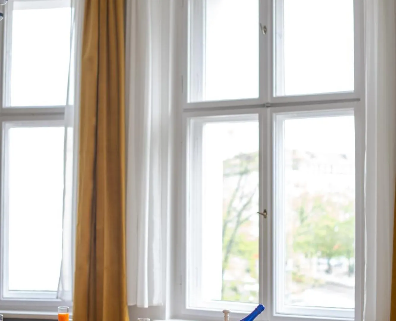 Kaiser 02 By Rockchair Apartments L Superhost Status L 3 Bedrooms Boxspringbeds 2 Bathrooms L Cozy Family & Business Flair 155 Sqm 3 Balcony 2Nd Floor Elevator Up To 10 Guests Welcomes You! Berlin Németország